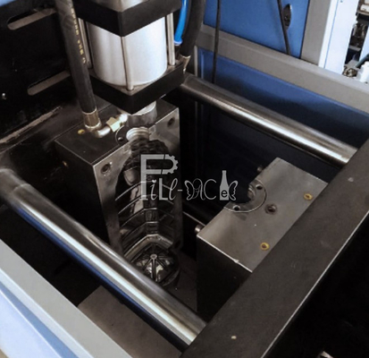 Halbautomatische PET-Blasformmaschine, 1 Hohlraum, 2 Gebläse + 1 Heiz-/Flaschenblasausrüstung für 5–10 l