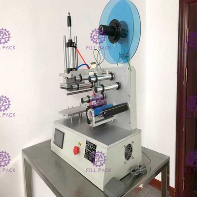 Quadrat-flache Flaschen-Etikettiermaschine 2000BPH rüttelt den klebenden automatischen Aufkleber halb