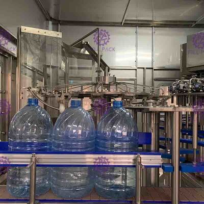 6 lineares Trinkwasser der Kopf-600BPH, das Mchine-Touch Screen mit Mützenmacher abfüllt