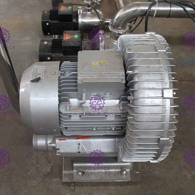 3 in 1 Monobloc Glasflaschen-gekohlter Getränk-Füllmaschine mit Zug Ring Cap