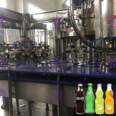 STREICHELN Sie Plastikglas 3 in 1 Monobloc funkelndes Wasser-Wein-Flaschen-Füllmaschine/in Ausrüstung/in Linie/in Anlage/in System