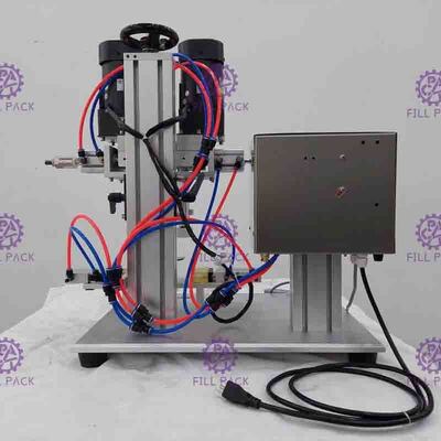 Halb Selbstpneumatische Tischplattenschrauben-mit einer Kappe bedeckende Maschine für Spray-Plastikflasche