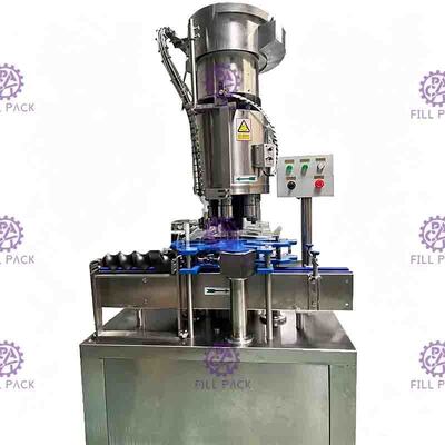 Automatische gekohlte Getränk-funkelndes Wasser-Füllmaschine-Linie 4000BPH 2L mit Zug Ring Cap