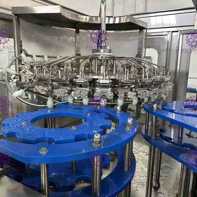 Flaschenabfüllmaschine des Nichtkarbonplastikwasser-10000BPH mit CIP-Reinigungs-Kopf