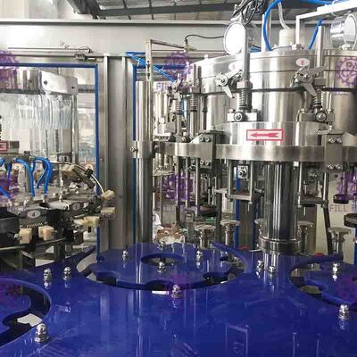 Tafelwasser-Saft-Wein HAUSTIER Plastikglas 3 in 1 Monobloc Flaschen-Füllmaschine/in Ausrüstung/in Linie/in Anlage/in System