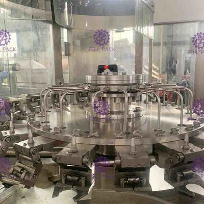 Warmeinfüllen-Maschinen-Plastikflaschen-Frucht-orange Juice Filling And Capping Machine-Ausrüstung 5000BPH Monoblock automatische