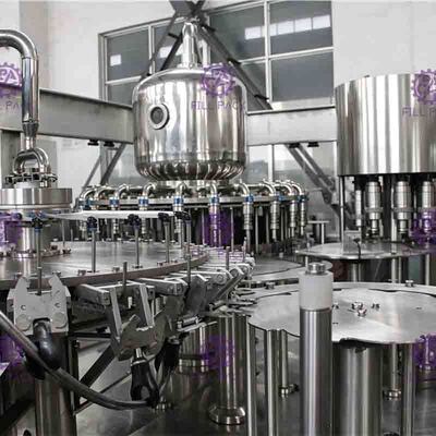 Industrielles Selbstgetränkefüllende Ausrüstungs-Plastikabfüller-Maschine 3 in-1