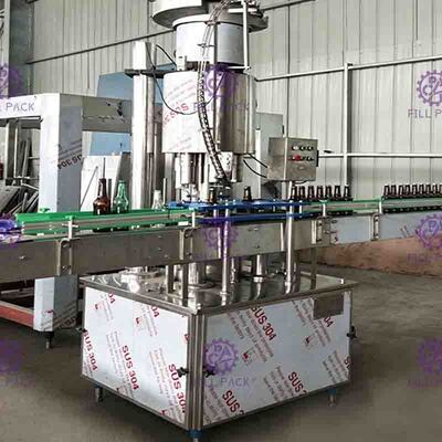 Frucht Juice Beverage Hot Filling Machine 1500BPH 0-2L für Glasflaschen-Zug Ring Cap