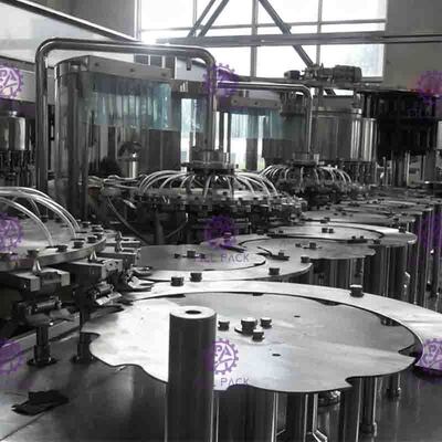 Flüssige Füllmaschine Monoblock, 5 in 1 Plastikflaschen-Massen-Saft-Füller