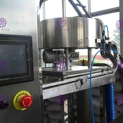 Flüssige Füllmaschine Monoblock, 5 in 1 Plastikflaschen-Massen-Saft-Füller