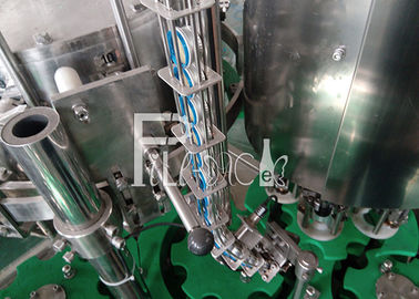 STREICHELN Sie Plastikglas 3 in 1 Monobloc Wasser-Flaschen-Produktions-Maschine/Ausrüstung/Anlage/System des kohlensäurehaltigen Getränks Getränke
