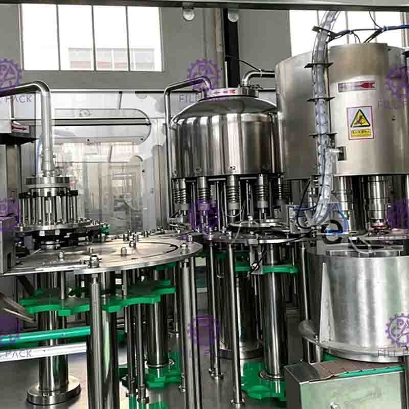 12 - 12 - 5 flüssige Füllmaschinen Monoblock 5L mit Gurt-Schmierung arbeiten